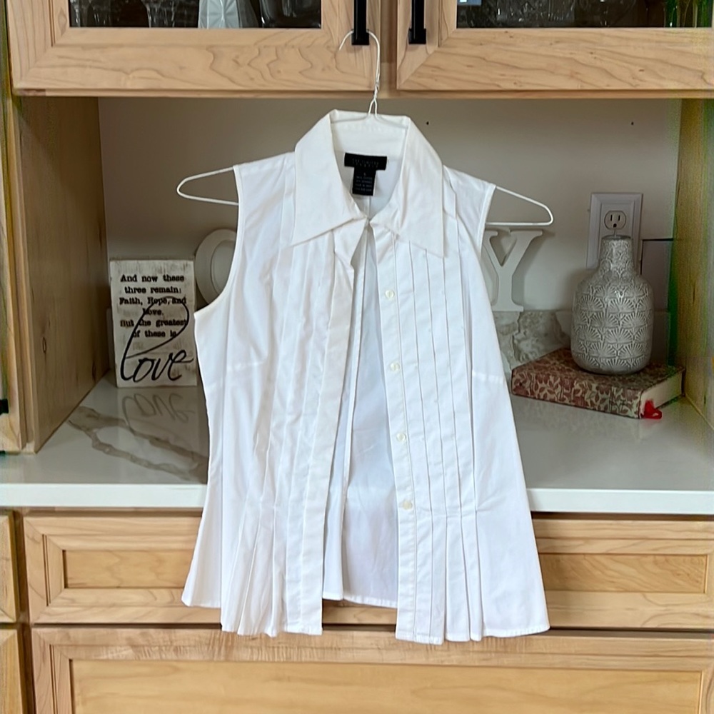The Limited stretch sleeveless white button up with pleated front; SMALL
